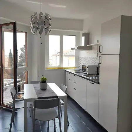 Charming In + Internet Roma