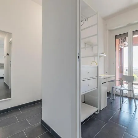 Charming In + Internet Roma