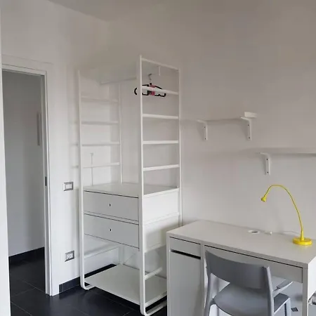 Charming In + Internet روما