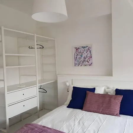 Charming In + Internet Apartment