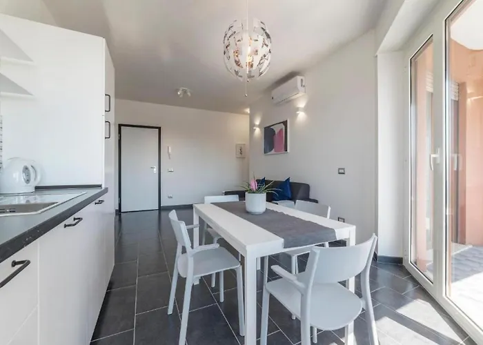 Charming In + Internet