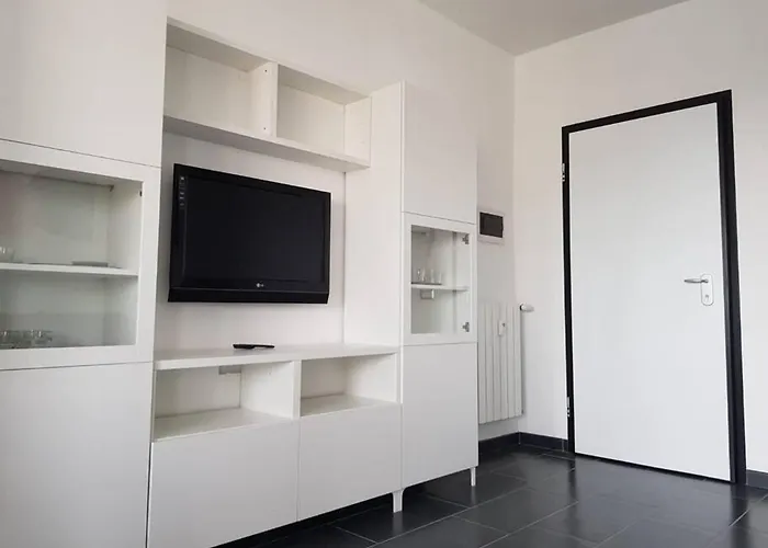 Charming In + Internet *